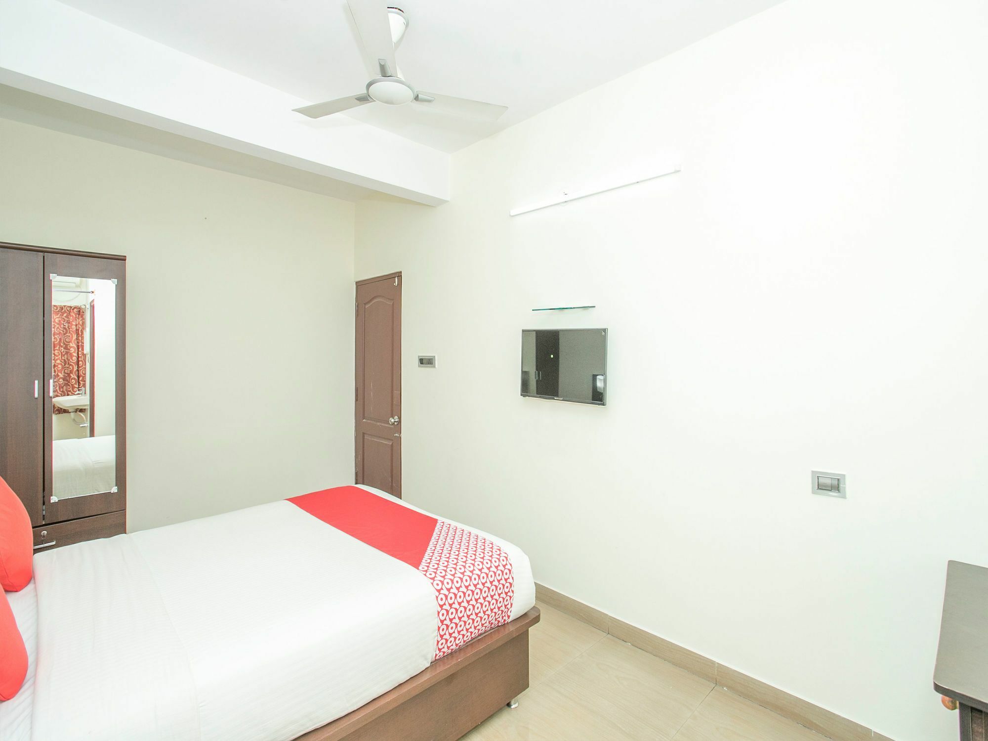 Oyo 13170 Victory Suites Bangalore Exterior photo